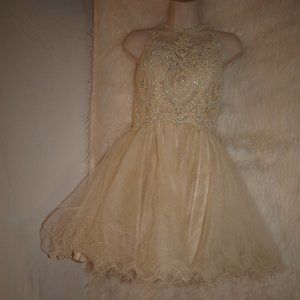 Short DRESS BY FOR YOU SIZE L Cream USED ONCE For PHOTO SHOOT